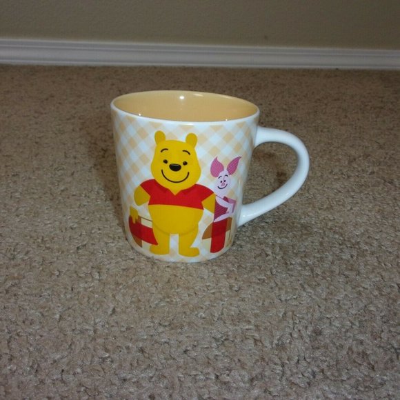 Winnie the Pooh & Piglet Mug A A Milne - Picture 1 of 4